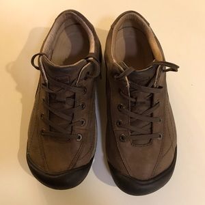 Keen leather lace up woman’s size 7 shoe